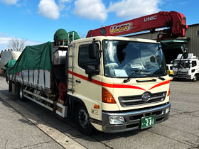 大型移動式クレーン車 （7ｔクレーン車）