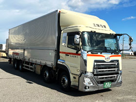 大型低床 ウイング車